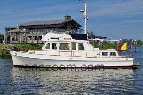 Tekniset tiedot ja arvostelut